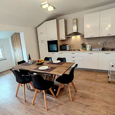 Apartment Plesa